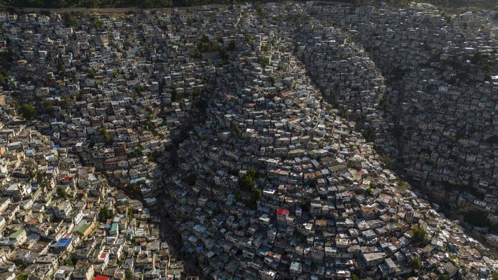 potret-unik-kota-port-au-prince-haiti-dari-udara-1_169.jpg